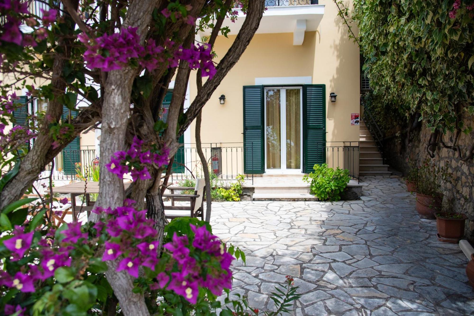 Taxi Apartment Paleokastritsa
